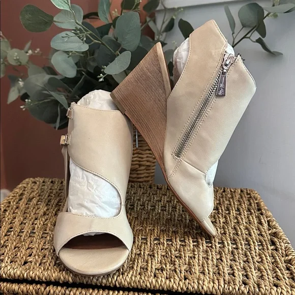 NWT Max Bernson sidecar bone leather zipper peep toe buckles 6M 3” heel sandals - Picture 14 of 15